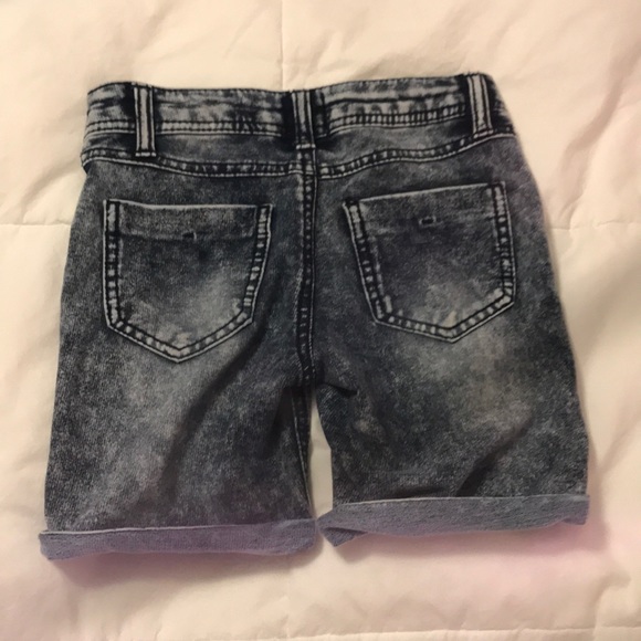 5/$25  Bundle of Girls Long Shorts - Picture 3 of 7